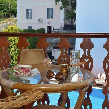 Archontiko Naoumidi ホテル