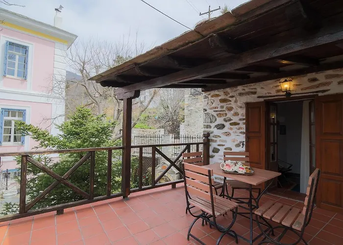 Archontiko Naoumidi Hotel