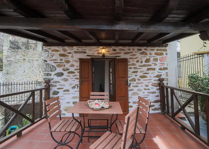 阿肯提克纳欧米迪酒店