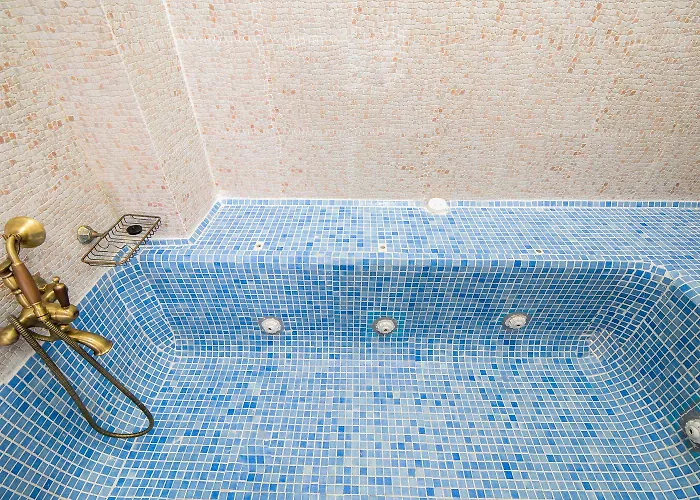 阿肯提克纳欧米迪酒店 4*