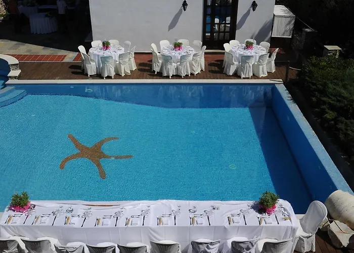 阿肯提克纳欧米迪酒店 4* 波尔塔里亚