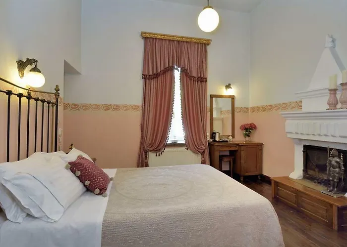 阿肯提克纳欧米迪酒店